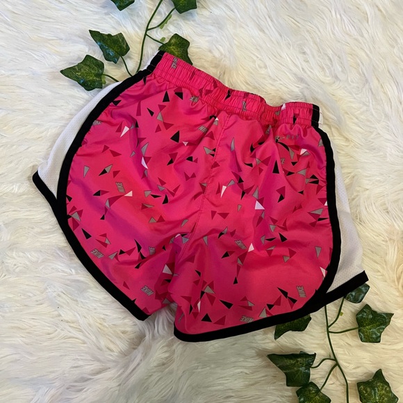 NIKE YOUTH GIRLS DRI-FIT SHORTS - SIZE XS - 3-4 YRS. - BLACK|PINK|WHITE - Picture 5 of 11